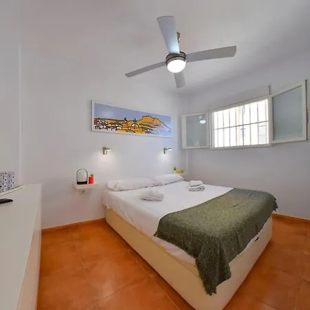 Seafront In Arenales Beach, Pool & Parking *