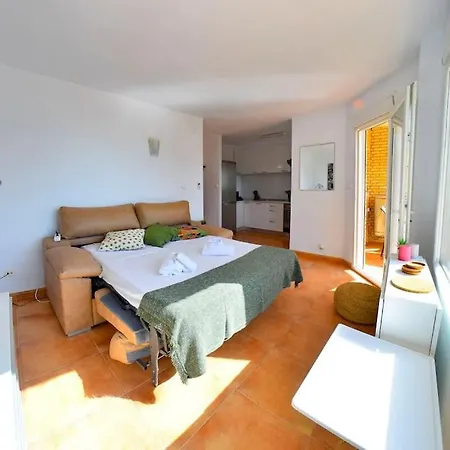 Seafront In Arenales Beach, Pool & Parking Apartment Arenales del Sol